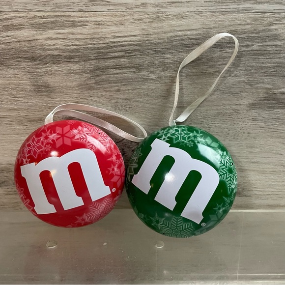 M&M Christmas Ornaments Green And Red Round Metal 3” - Picture 1 of 4